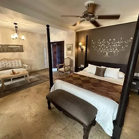 Villa Mansión Con Suites, Piscina, Jacuzzi Y Rooftop Cartagena